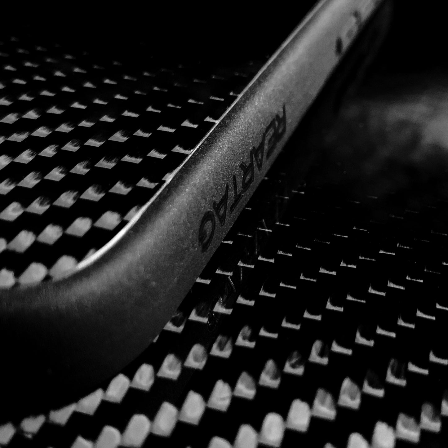 16 Pro 3k Twill Genuine Glossy Carbon Fiber Case